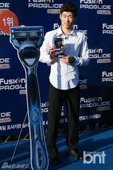 组图：韩国球星朴智星出席某品牌活动签名会