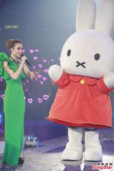 组图：容祖儿个唱落幕 甜蜜宣告刘浩龙一路相伴