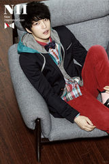 组图：韩组合JYJ代言男装拍写真 享受惬意自在生活