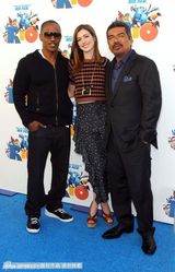 组图：《里约大冒险》洛杉矶放映 海瑟薇笑容甜美