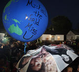 组图：粉丝模仿MJ纪念巨星诞辰 帕丽斯星味足