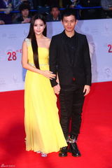 组图：《知了的夏天》《绣花鞋》主演亮相金鸡红毯