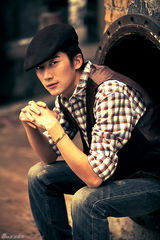 组图：宋珉宇年代写真展现优雅气质