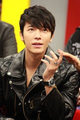 高清组图：SJ-M做客争开微博 玩转网络流行语