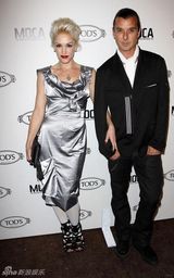 幻灯图集：名品店加州开张 阿尔芭贝瑞等美人捧场