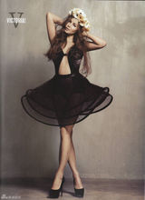 组图：女星维多利亚《FHM》吊带丝袜曲线迷人