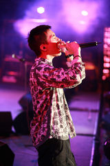 组图：热波音乐节首日 曲婉婷黄立行等献唱