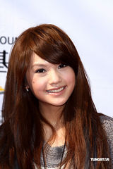 高清：杨丞琳圣诞开单身派对 解释单身三年原因