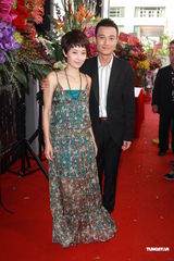 组图：李连杰获赠千万翡翠 收藏翡翠已涨价三四倍