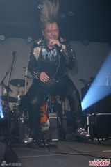 组图：Beyond叶世荣台北开唱 明年将发新专辑