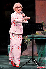 组图：粤剧宗师红线女逝世 罗家英发文悼念