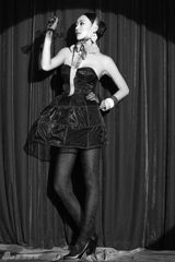 组图：万妮恩圣诞写真 传达爱的正能量