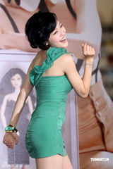 幻灯图集：小S风骚热舞大秀S身形 尽显火辣曲线