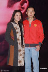 组图：千嬅结婚派对真空上阵 婚夜丁生醉倒无造人