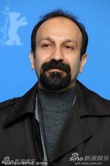 高清：《内达和西敏》亮相 莱拉-哈塔米黑衣玩神秘