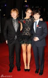 高清图：《哈利-波特7》首映 艾玛-沃特森短裙出位