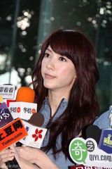 组图：Dream Girls香港宣传新EP 李毓芬被问罗志祥