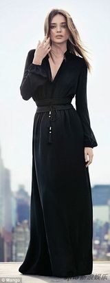 组图：米兰达最新时装大片曝光 碎花裙美腿诱人