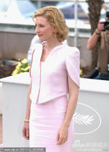 幻灯图集：戛纳开幕片记者会 克劳携布兰切特亮相