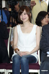 组图：王心凌否认介入隋棠恋情 落泪回应不是第三者