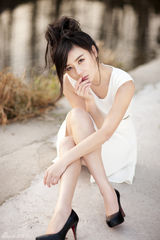 组图：袁姗姗性感白裙写真曝光 清秀婉约风独具魅力