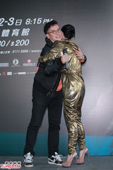 组图：关淑怡为子献唱 谭咏麟周慧敏同台助阵