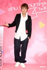 组图：吴克群健身升级胸罩杯 将请歌迷验证腹肌真假