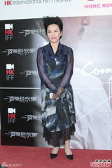 组图：叶德娴大谈“性”经 坚拒初相识就上床