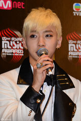 组图：2012MAMA盛典落幕 鸟叔等亮相获年度大奖