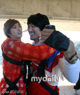 幻灯图： SBS《太极旗飘扬》南非拍摄 挑战蹦极