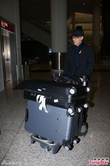 组图：林峰吴千语三度蜜游 返港甜丝丝藏戒指