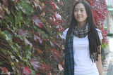 高清组图：童瑶东京街头拍写真 秋日午后秀清新