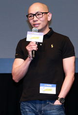 组图：《破风》发布会 彭于晏阮经天基情赛单车