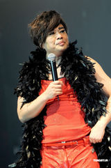 组图： 荃加福禄寿演唱会 汪明荃变身宇宙女皇