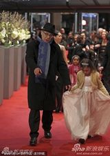 高清组图：电影节主席迪特捧场竞赛片《奖励》首映