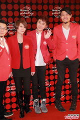 组图：青峰拒答许如芸怀孕 谢安淇不携子录节目