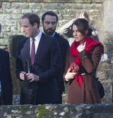 组图：凯特王妃亮相圣诞活动 怀孕后不忘踩高跟鞋