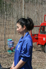 高清图：黄奕任绿色出行大使 植树414棵为玉树祈福