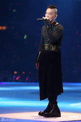 组图：关之琳徐濠萦等众星捧场黄伟文作品展