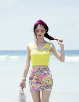 组图：余雨热带风情大片 秀美腿变性感潮妹