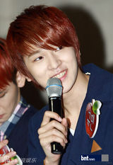 组图：韩国男团Led apple晓夕荣俊生日见面会