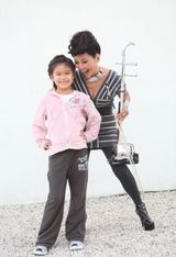 组图：46岁程琳7岁养女生活照曝光