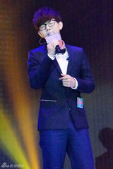 组图：胡夏宣传专辑 亮相新城颁奖礼勇夺二奖