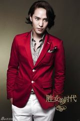 组图：《胜女的时代》曝主创时尚大片