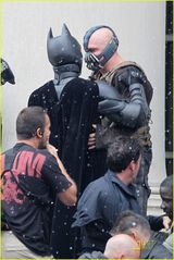 高清组图：《黑暗骑士崛起》热拍 蝙蝠侠和反派大战