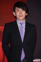 组图：张菲儿子台北大婚 郭台铭携妻儿观礼