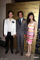 组图：李玟与未婚夫携手亮相 出席活动秀恩爱