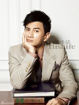 组图：吴奇隆卖萌鬼马9连拍 嘟嘴吐舌显萌主本色