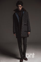 组图：韩歌手郑俊英时尚写真 展休闲绅士风