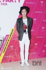 组图：SHINee泰民等出席某牛仔品牌秀